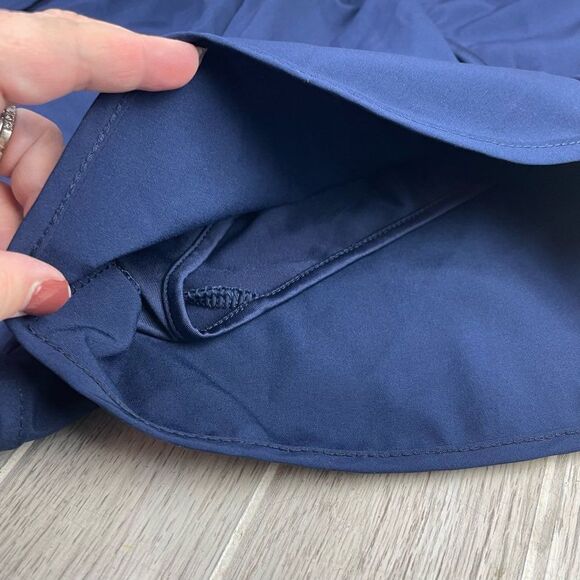 Training Sweat Wicking Fabric Shorts with Side Zipper Pocket Garterized Waistban - Picture 4 of 6